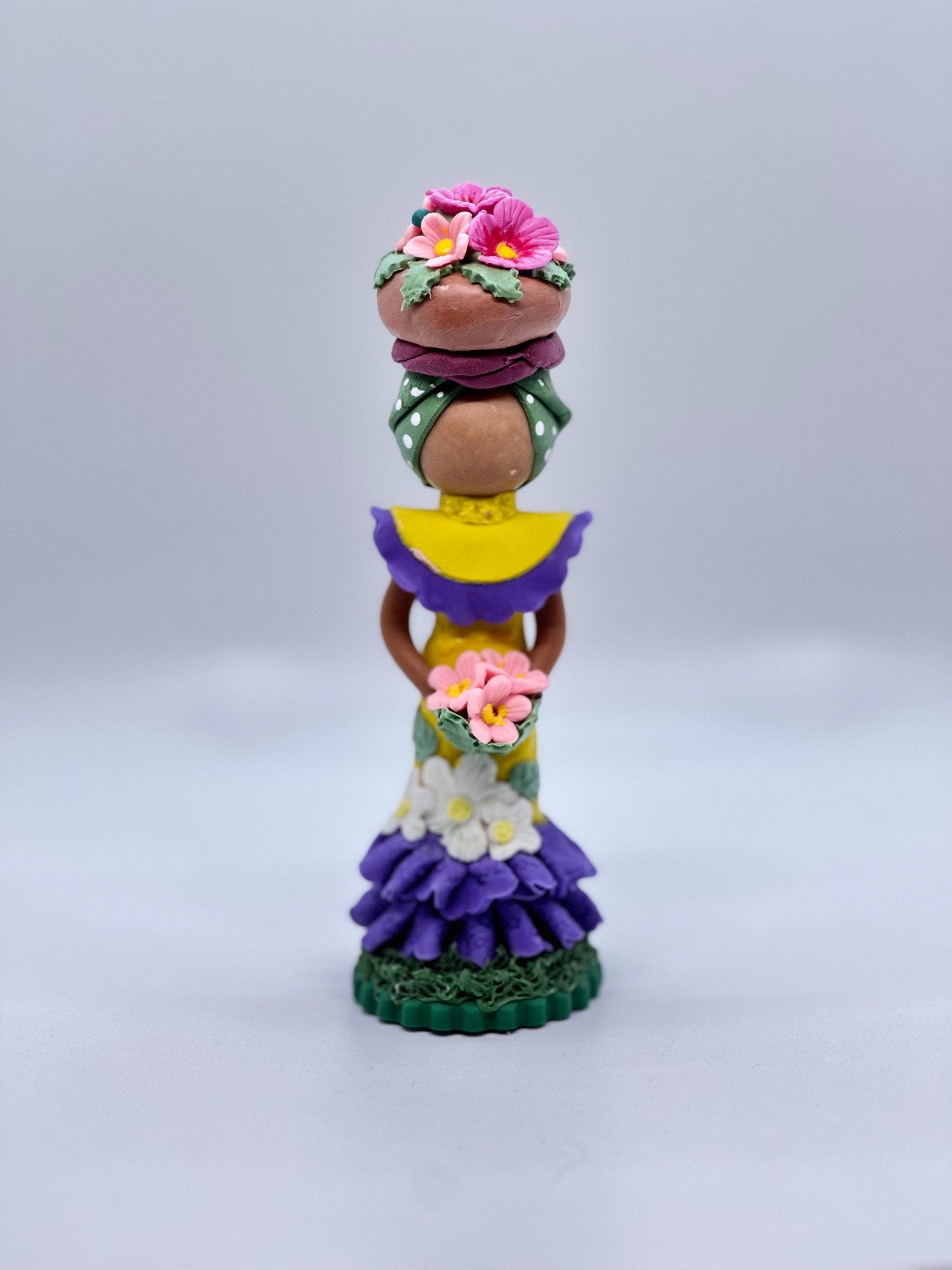 Dominican Souvenir Faceless Doll - Muñeca sin rostro Dominicana, canasta de flores en la cabeza